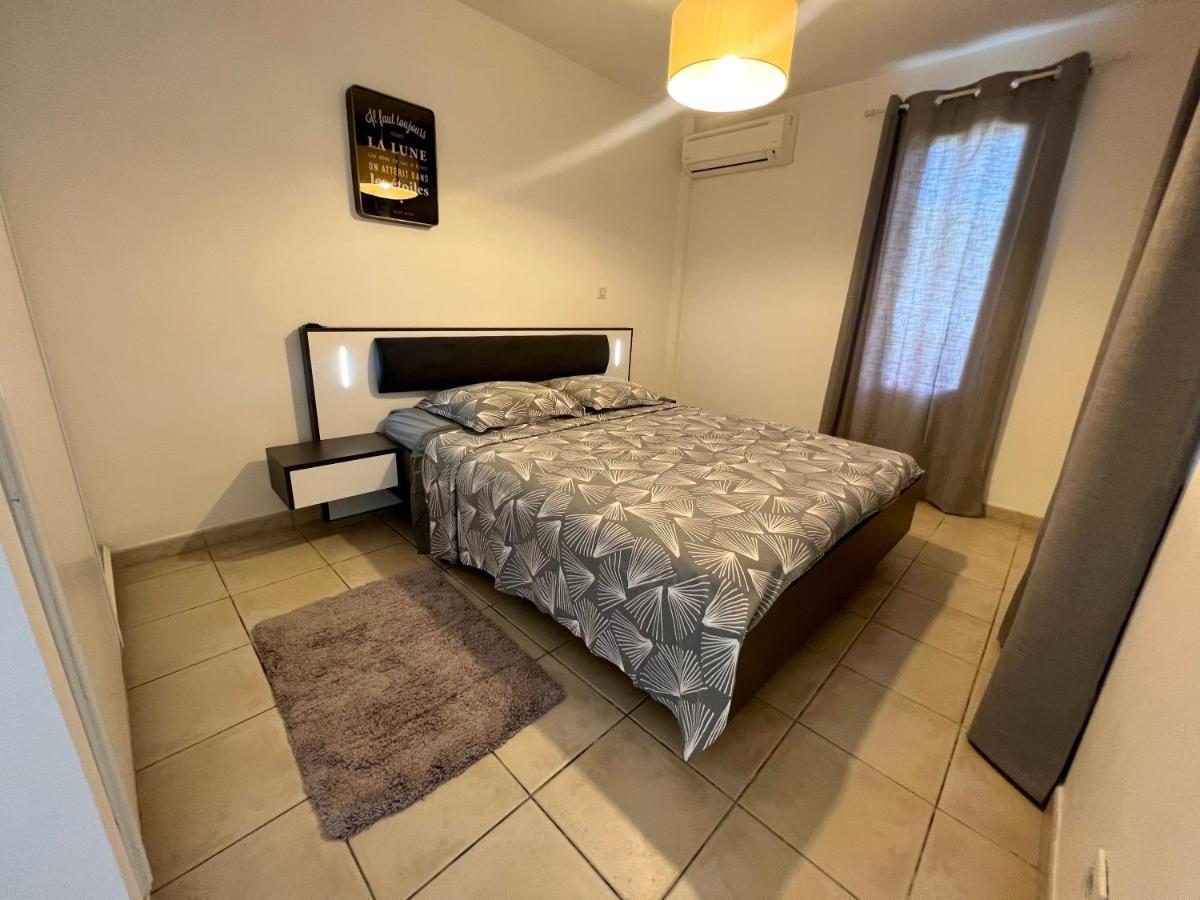 Appartement Au Bord De Mer Le Moule Esterno foto